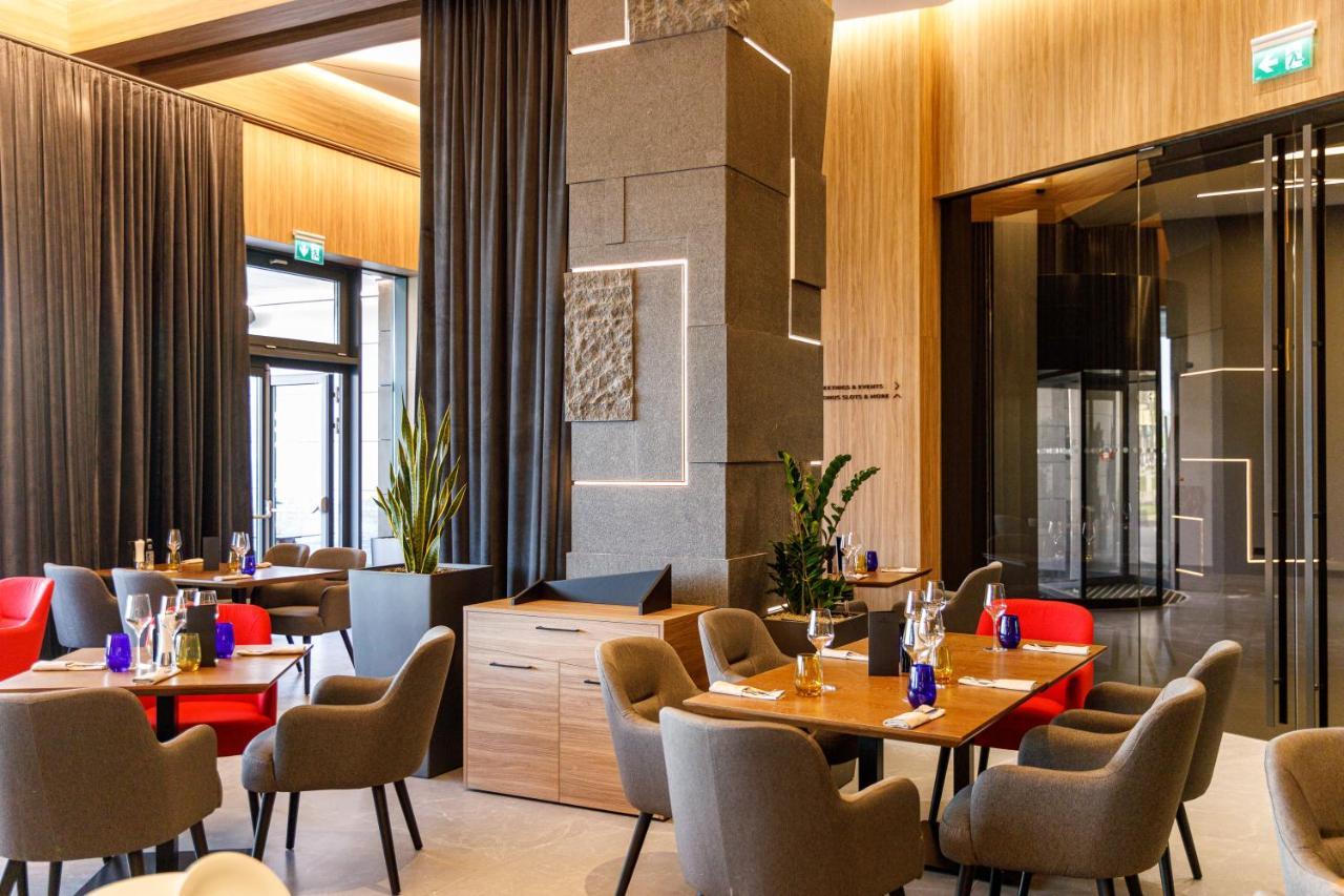Qosmo Brasov Hotel Zewnętrze zdjęcie
