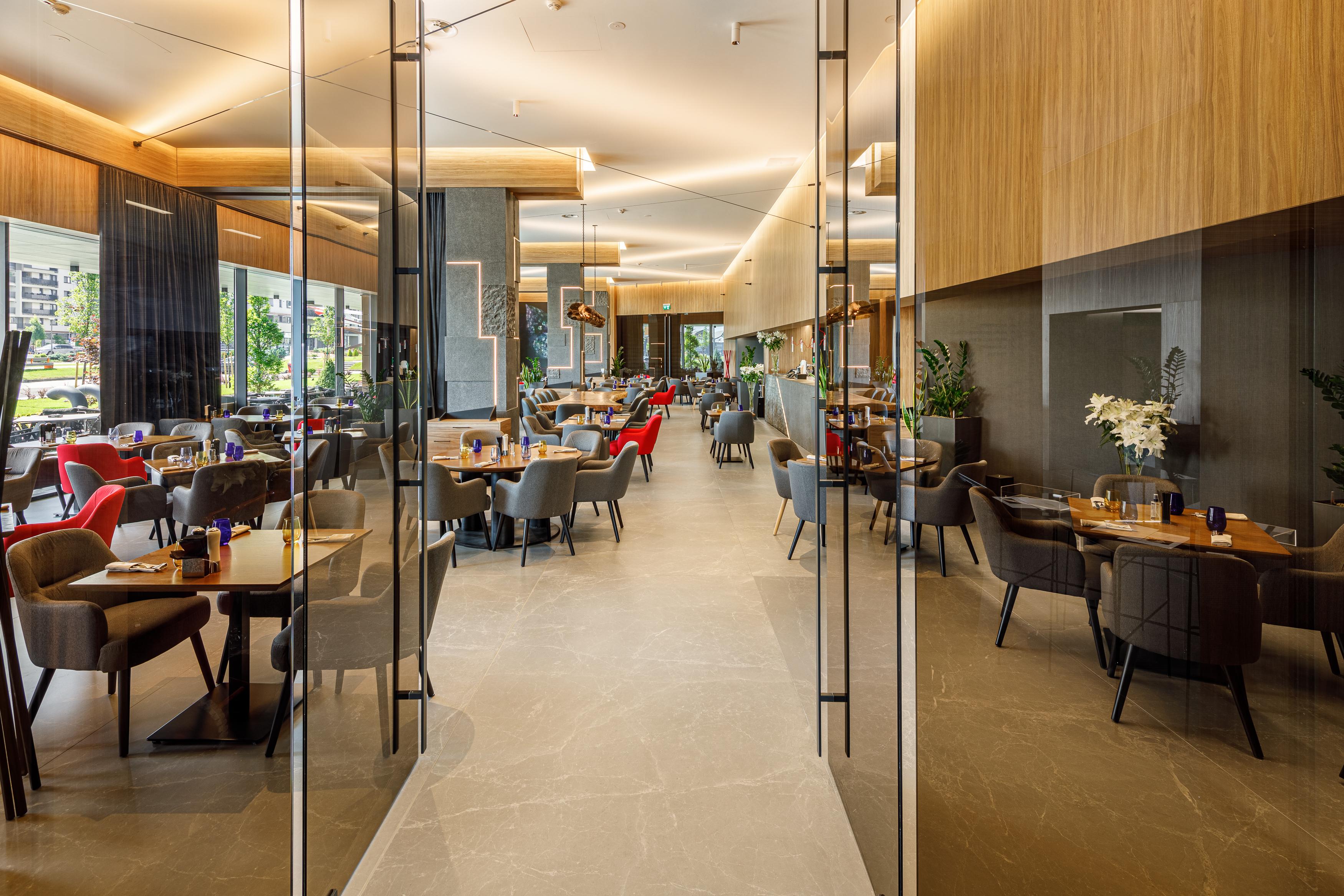 Qosmo Brasov Hotel Zewnętrze zdjęcie
