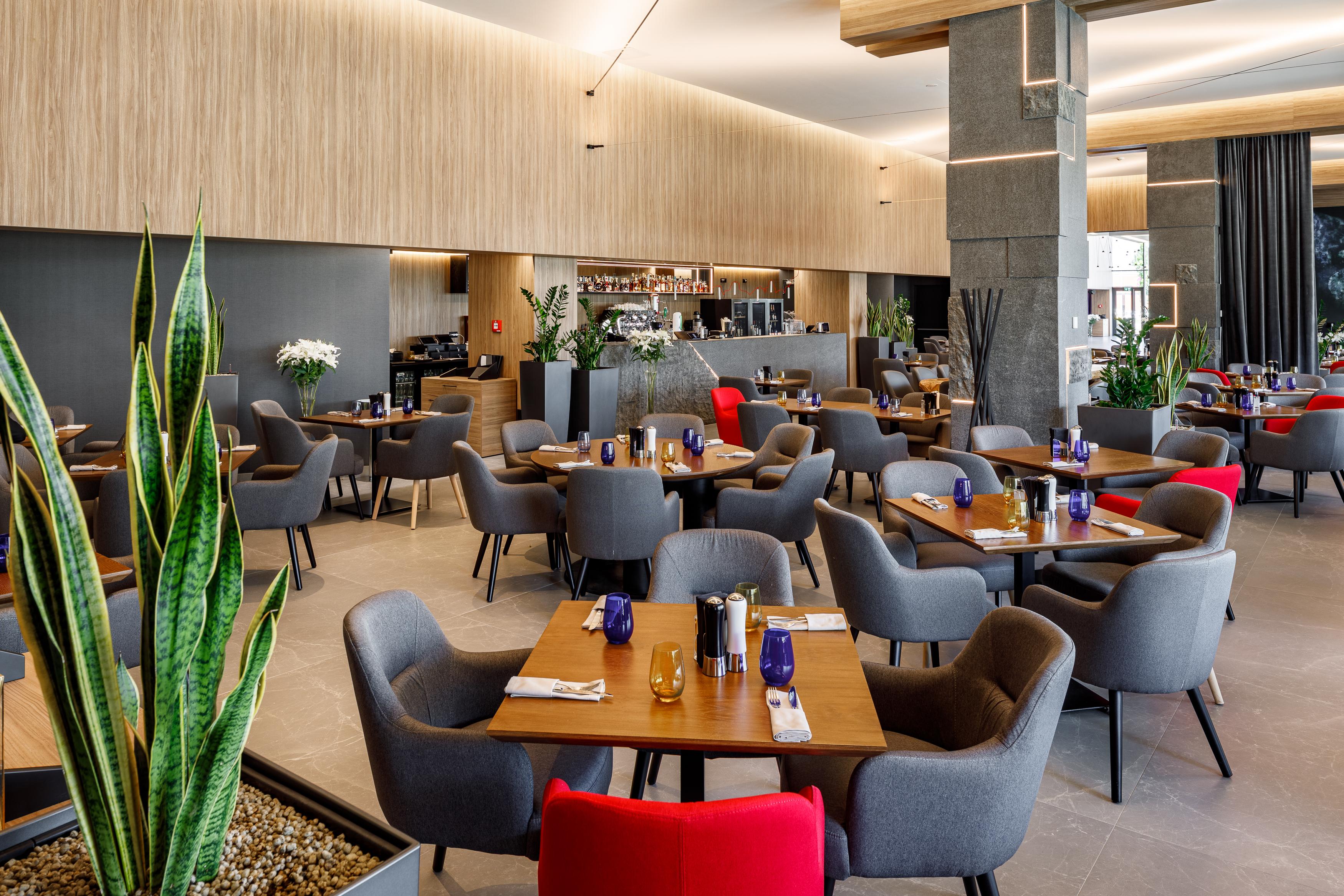 Qosmo Brasov Hotel Zewnętrze zdjęcie