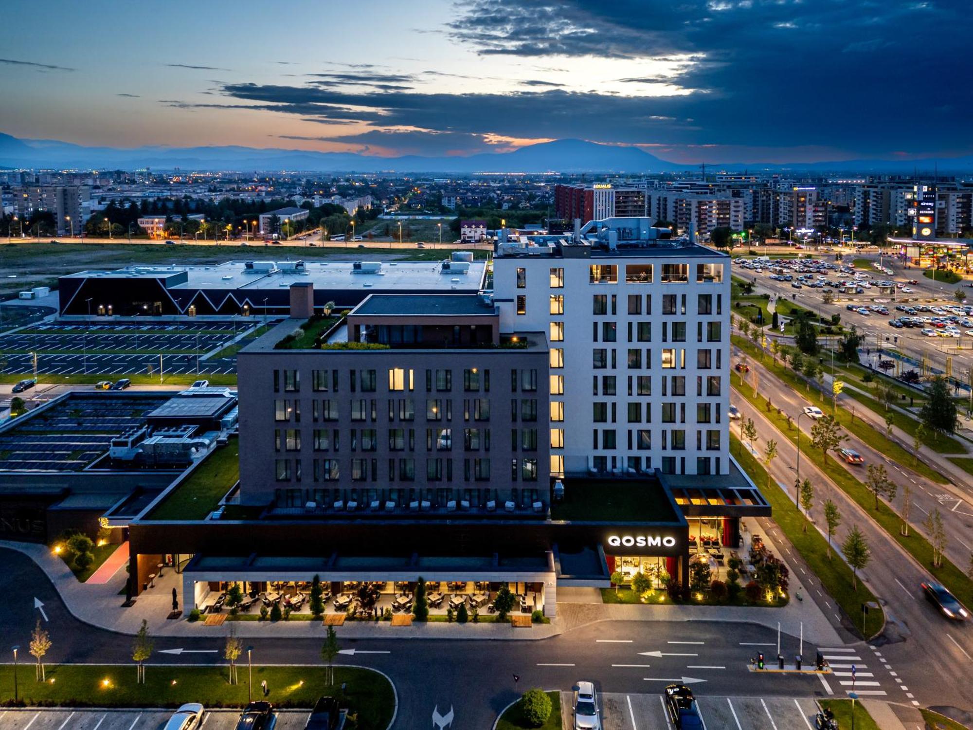 Qosmo Brasov Hotel Zewnętrze zdjęcie
